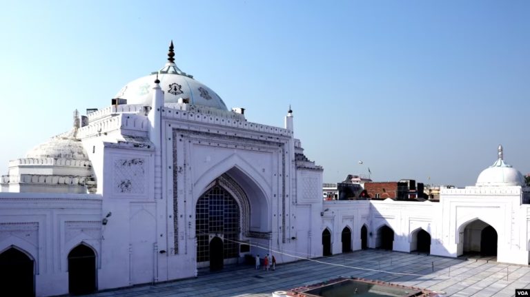 India's top court weighs in on mosque–temple controver